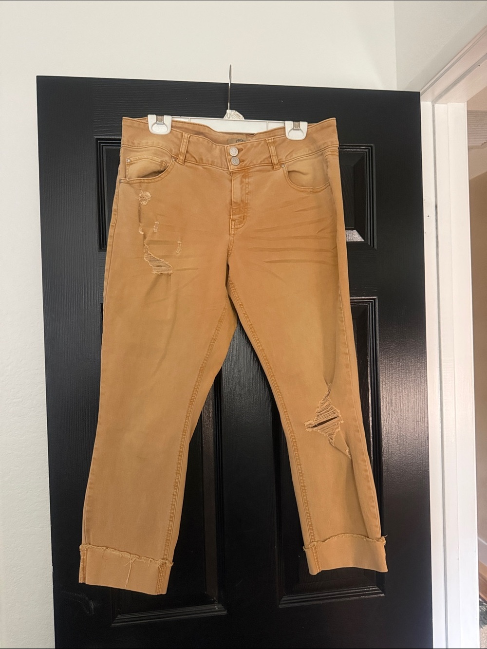 Refuge Distressed Cropped Jeans - Tan/Camal